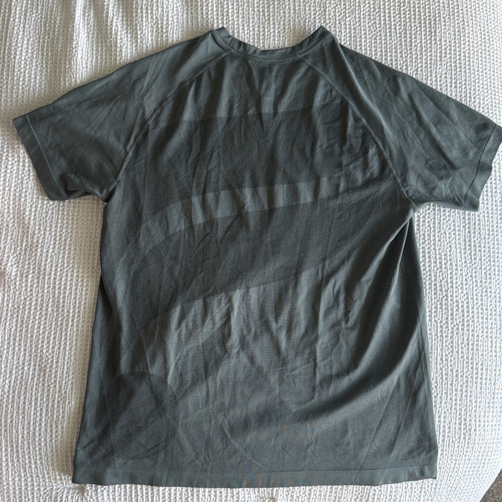 Fabletics men’s workout shirt size XL